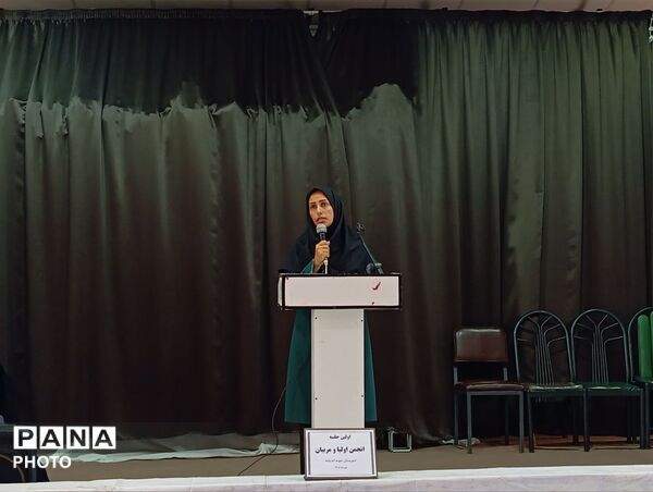  جلسه انجمن اولیا در دبیرستان نمونه اندیشه