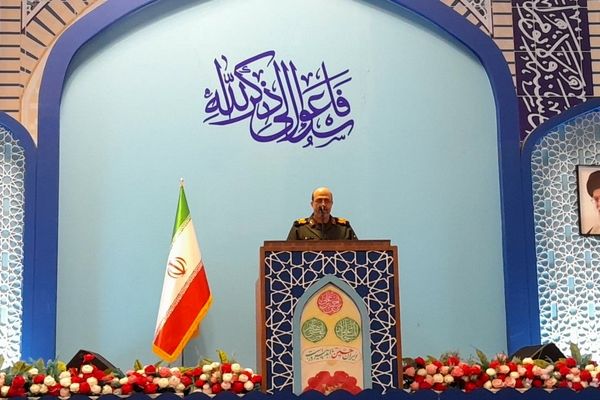 سپاه در همه میدان‌ها کنار مردم ایستاده است