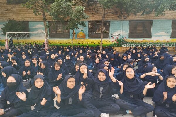 مراسم روز دختر و تقدیر از دانش‌آموزان نمونه و رتبه برتر