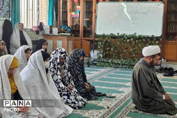 محفل نور در دبستان هدی شهر قدس