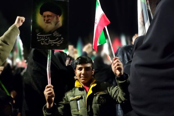 «فدای ایران»؛ پیام تویسرکان به جهان در مراسم اربعین قائد شهید