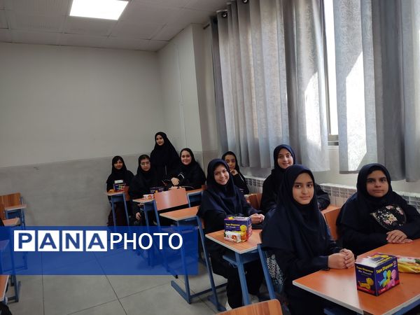  جشن جوانه ها در دبیرستان رحمت ناحیه ۲ اصفهان 