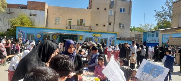 برپایی بازارچه کسب و کار در آموزشگاه امام جعفر صادق(ع)