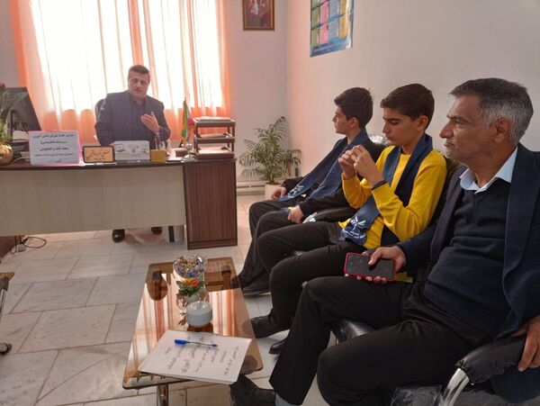 برگزاری اولین جلسه شورای دانش‌آموزی دبیرستان پسرانه متوسطه اول سما شهرستان کاشمر 