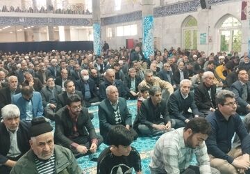برگزاری نماز جمعه وحدت‌آفرین در قروه در آخرین جمعه رمضان