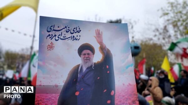 صدای مرگ بر استکبار در تهران طنین انداز شد