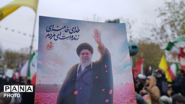 صدای مرگ بر استکبار در تهران طنین انداز شد