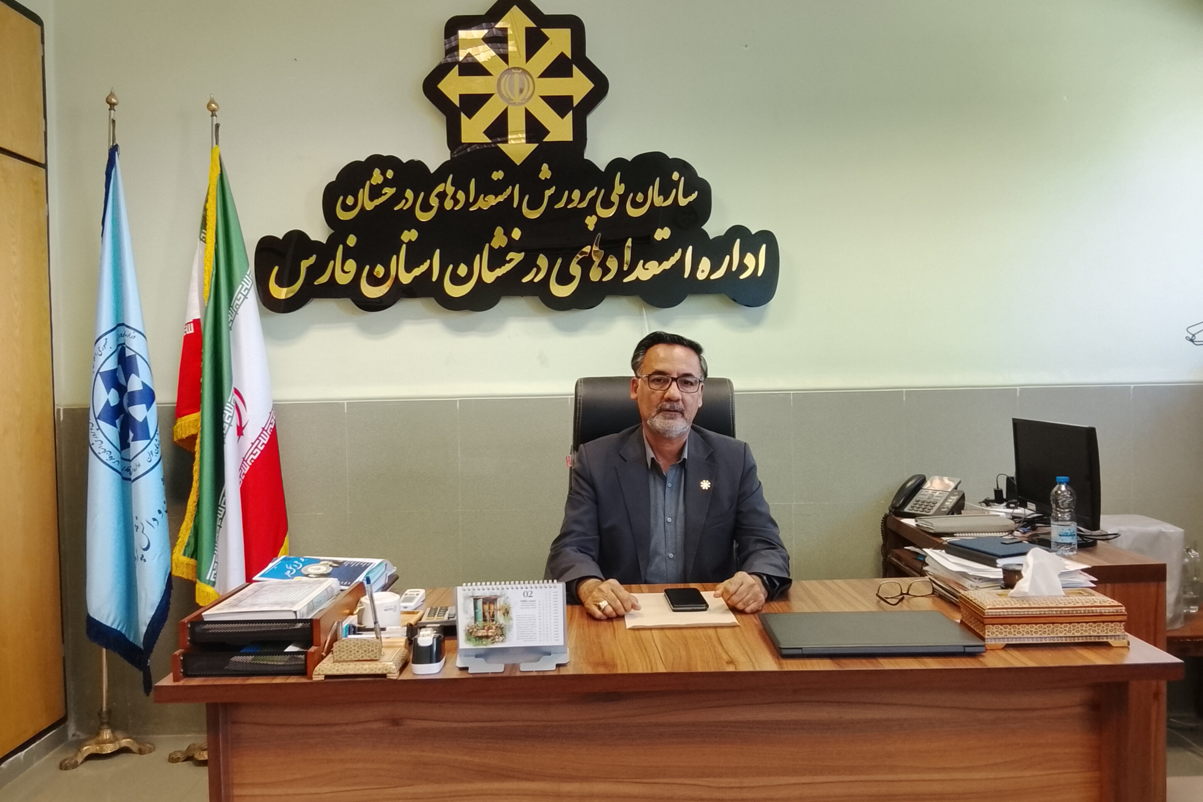 بررسی عملکرد وضعیت مدارس سمپاد در شیراز و صدرا انجام شده است