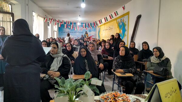 اولین جلسه مجمع انجمن اولیا و مربیان دبیرستان مخدره مرآتی