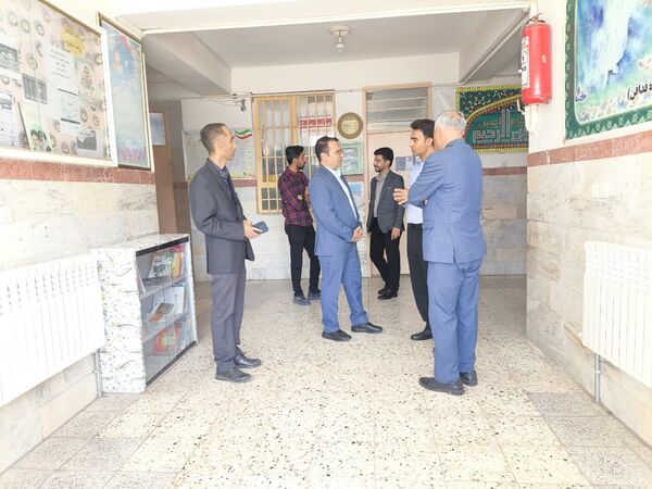 بازدید مسئولین آموزش و پرورش  از دبستان شهید پسندیده فدافن