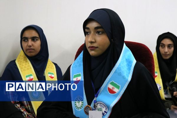 تقدیر از طلایه‌داران آگاهی در مازندران 