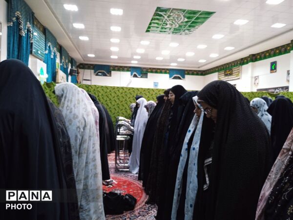  قرائت قرآن همزمان با اولین روز شهادت رهبر معظم انقلاب