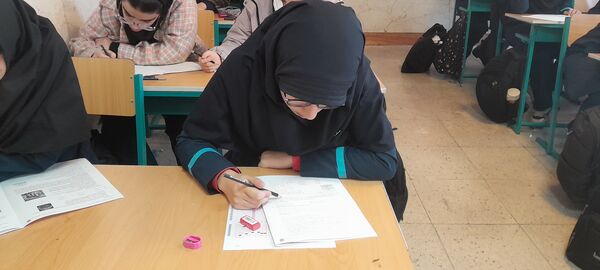 برگزاری آزمون پایش در دبیرستان فرزانگان استعداد درخشان شهرستان ملارد