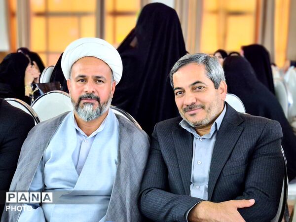 مراسم تجلیل و تقدیر از فرهنگیان در عنبرآباد