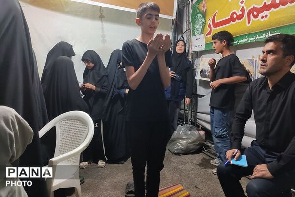 صحیح خوانی و باز خوانی احکام در موکب شمیم میدان امام خامنه‌ای شهرستان قدس 