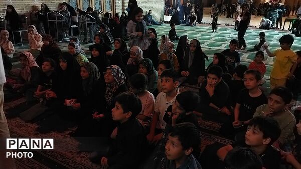 غرفه دهه نودی های مسجد جامع در شب صد و چهل و چهارم 