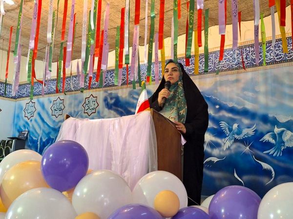 جشن آغاز سال تحصیلی مصادف با میلاد پیامبر(ص) در آموزش و پرورش منطقه ۱۴ تهران