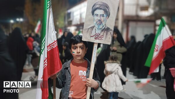 راهتان را ادامه می‌دهیم