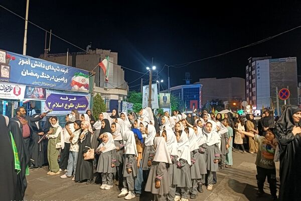  برنامه فرهنگی-آموزشی دانش‌آموزان در غرفه آموزش و پرورش ورامین 