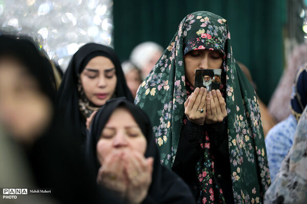 اقامه نماز عید سعید فطر در آستان مقدس امام زاده صالح(ع)