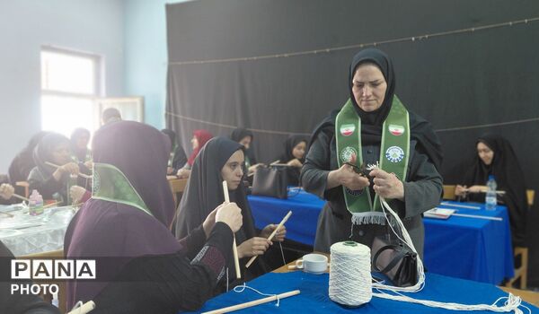 دوره آموزشی چوب و گره در کانون سراج ناحیه ۷