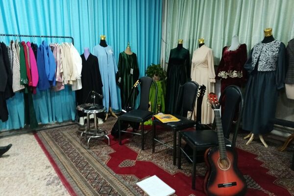 نمایشگاه دست‌سازه‌های خلاق در هنرستان تقوی‌پیشگان بهارستان۲