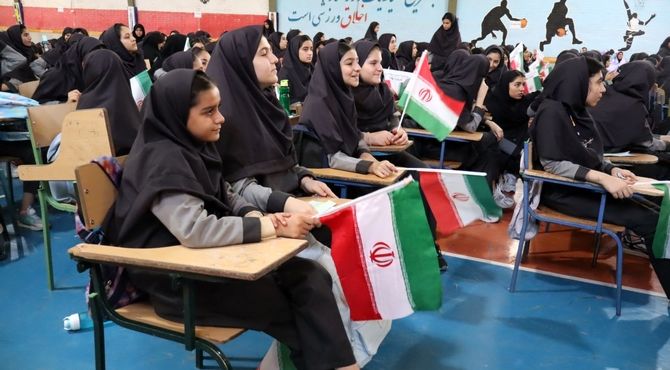 جشن عاطفه‌ها در مدرسه فدک خرم‌آباد؛ همدلی برای آینده‌ای روشن