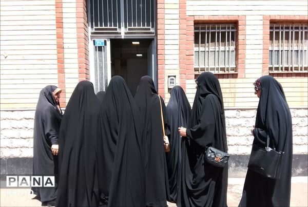 اردوی زیارتی ـ تربیتی یک‌روزه  دانش‌آموزان البرزی در کاروانی به قم و جمکران 