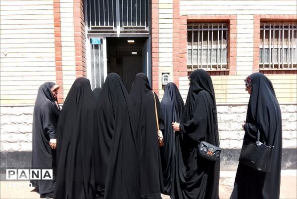 اردوی زیارتی ـ تربیتی یک‌روزه  دانش‌آموزان البرزی در کاروانی به قم و جمکران 
