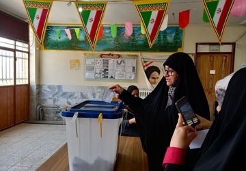 مردم بار دیگر برای استقلال و اقتدار ایران به پای صندوق‌های رأی آمدند