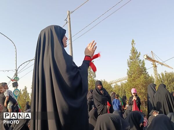 تلاقی دریای سرخ و سیاه مردم در حماسه وداع با قائد امت
