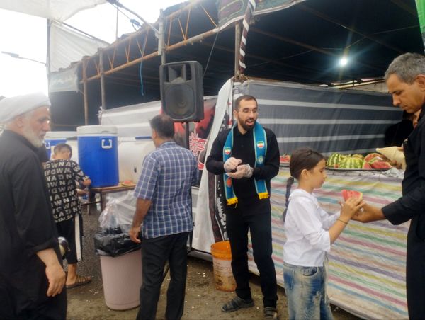 خدمت‌رسانی فرهنگیان و دانش‌آموزان پیشتاز زنجانی در موکب هیات رزمندگان ایجرود