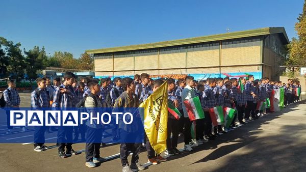 نواختن زنگ آغاز سال تحصیلی در مدرسه اندیشه شاهد منطقه ۱۶ 