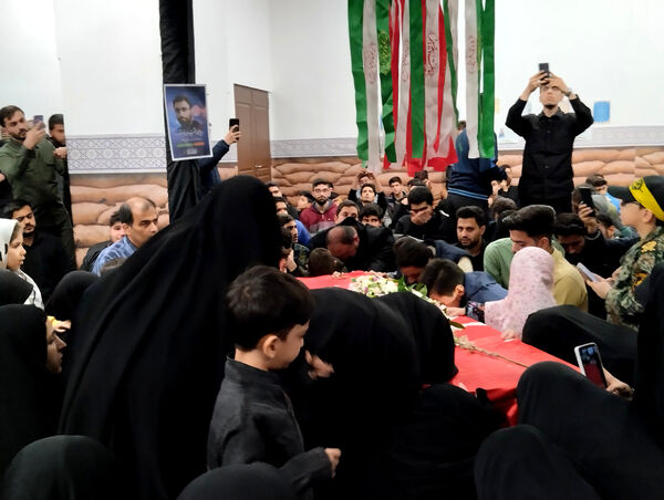وداع با پیکر شهید «محسن صداقت» در معراج الشهدای قم