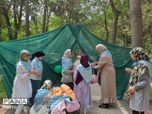 جشن عبادت دختران البرزی در کنار مهر و ماه
