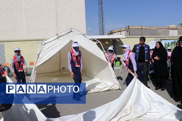 برگزاری برنامه نمادین استانی و مانور تشکیلاتی یاوران انقلاب در خراسان رضوی
