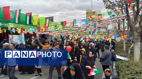 تجلی حضور باشکوه مردم در راهپیمایی ۲۲ بهمن 