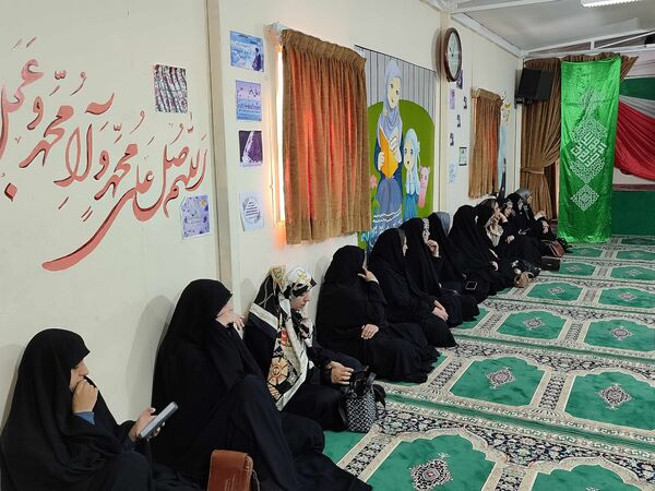 برگزاری جلسه آموزش خانواده در دبستان شاهد حاج تقی آقا بزرگ مشهد