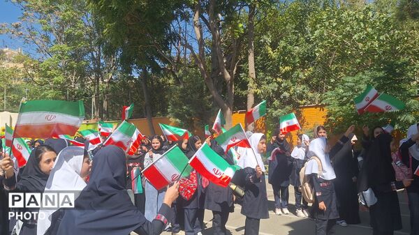 جشن شکوفه‌ها در مدرسه سید جوادی ناحیه یک کرج 
