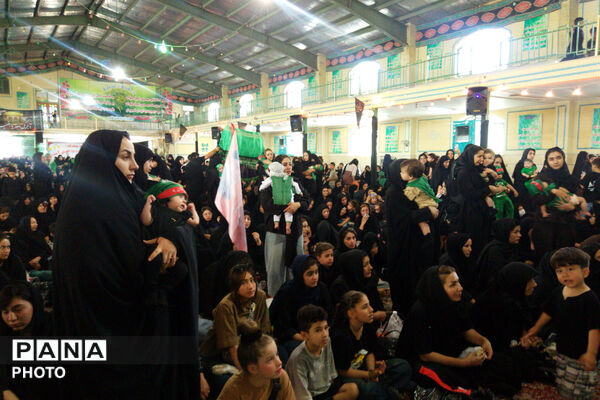 طنین لالایی مادران آباده در همایش شیرخوارگان حسینی