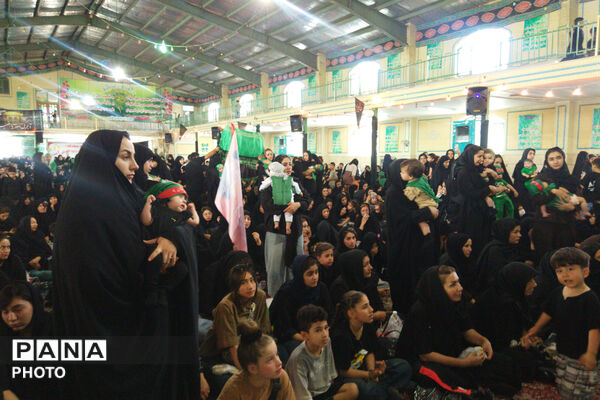 طنین لالایی مادران آباده در همایش شیرخوارگان حسینی