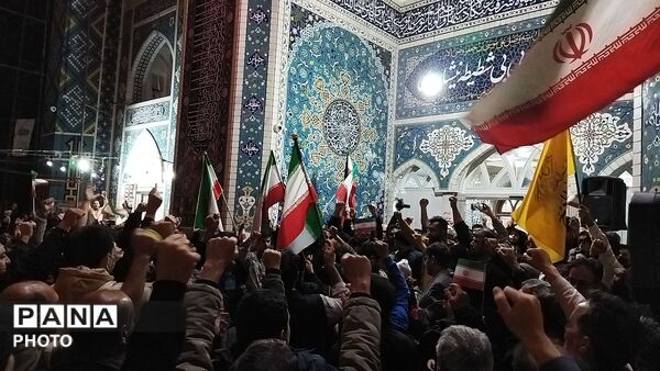 تجدید بیعت با رهبری توسط مردم نیشابور 