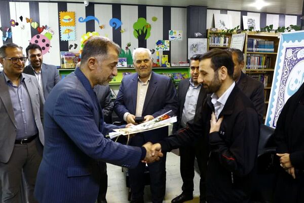 بازدید نماینده مجلس از آموزش‌وپرورش فیروزکوه و دیدار با کتابداران