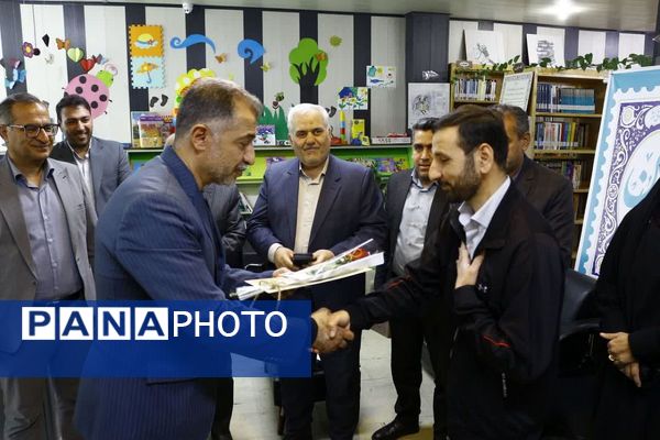 بازدید نماینده مجلس از آموزش‌وپرورش فیروزکوه و دیدار با کتابداران