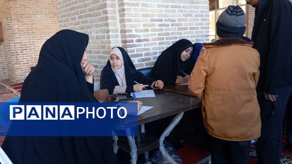  خدمت رسانی ادارات و سازمان‌های شهرستان نیشابور در میز خدمت نماز جمعه