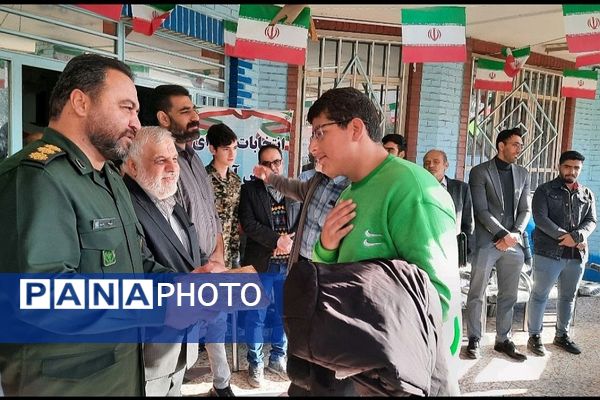 نواخته شدن زنگ بسیج و پدافند غیرعامل در مدارس ملاصدرا و شهید بهشتی ناحیه دو شهرری 