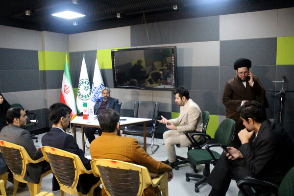 نشست صمیمی «محمد عکاف» با مدیران روابط عمومی نواحی آموزش و پرورش قم