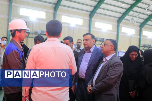 نمایشگاه دست‌سازه‌های هنرجویان هنرستان و کاردانش