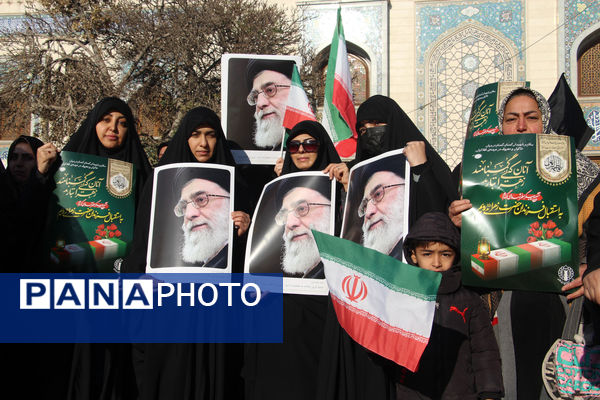 آیین تشییع لاله‌های فاطمی در قم