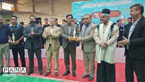 آیین اختتامیه مسابقات ورزشی دانش‌آموزان پسر قطب پنج کشور در چهارمحال و بختیاری 
